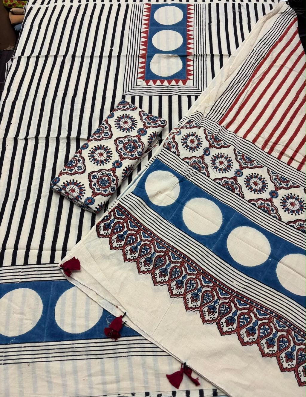 Ajrak Handblock suit